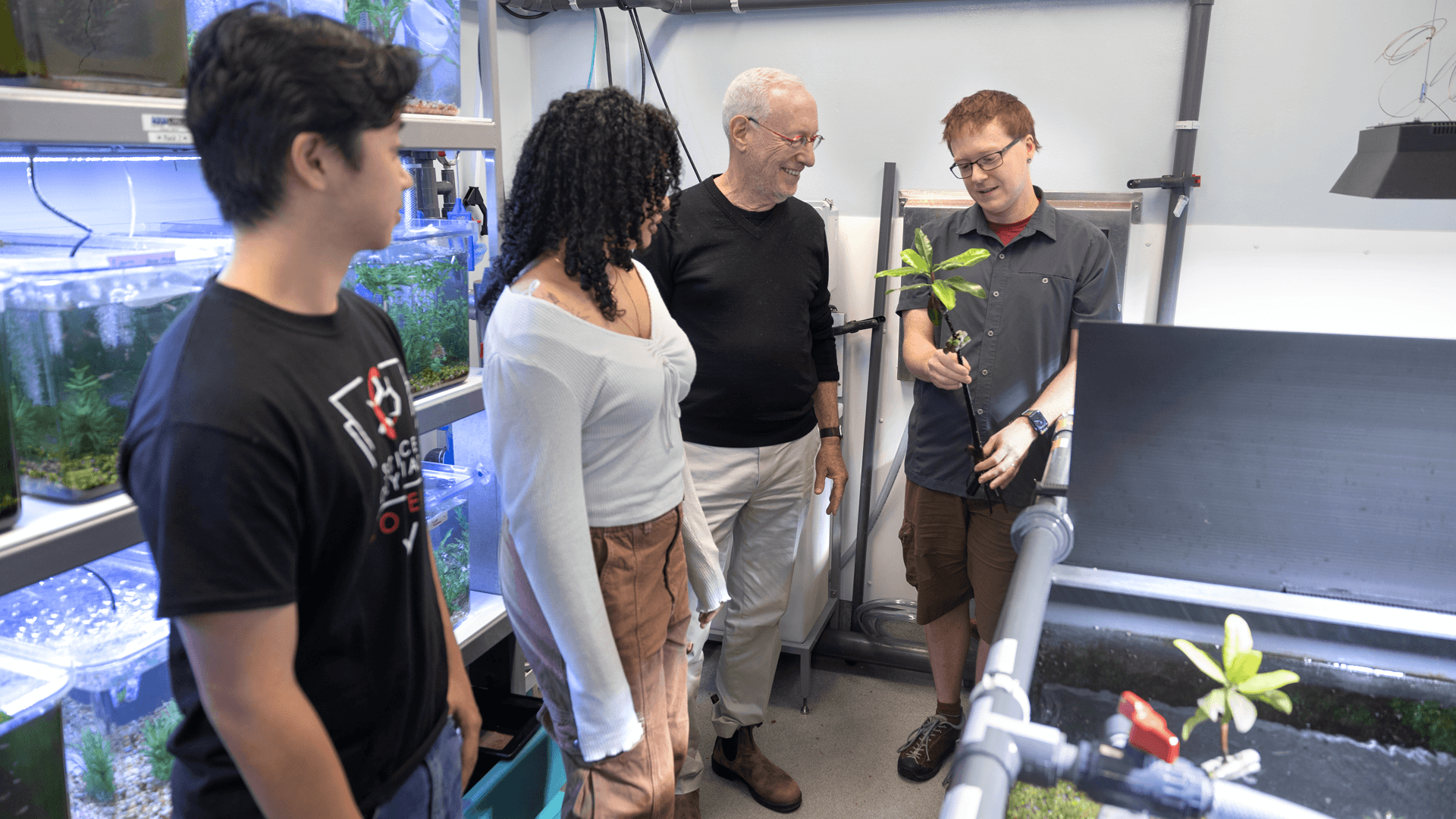 Interim President Michael Kotlikoff meets with student Nexus Scholars and Ben Sandkam